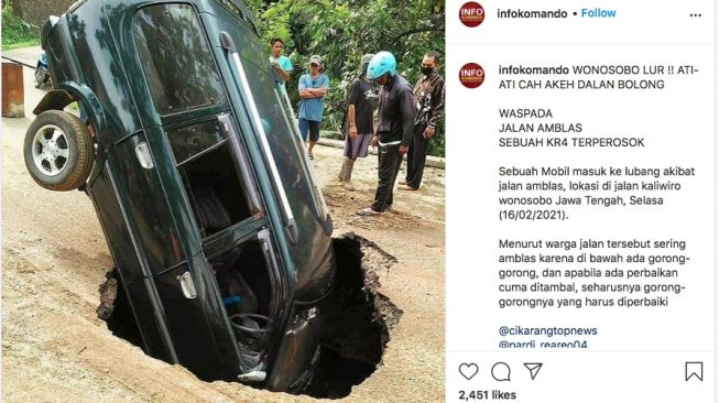 Jalan Amblas, Mobil Terperosok Masuk Gorong-gorong di Wonosobo