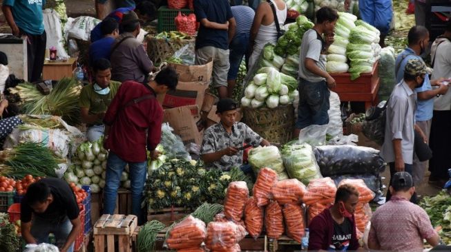 Pemkot Jakbar Gencarkan Sosialisasi Vaksin Covid-19 ke Pedagang Pasar