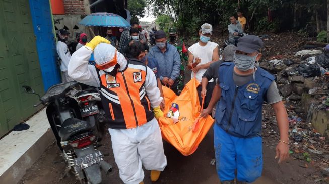 Perempuan Tewas Bugil di Kamar Kost Cibeber, Namanya Neneng Mayasari