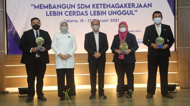 Soroti Pembangunan SDM Cerdas dan Unggul, Kemnaker Gelar Debat Virtual