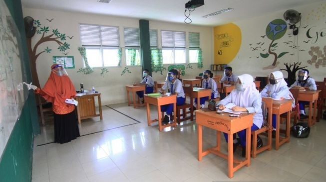 Sekolah di Kalimantan Barat Dibuka 22 Februari, Khusus Zona Kuning COVID-19