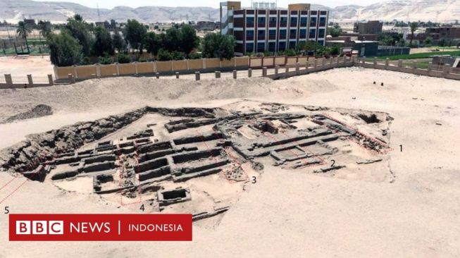 Arkeolog di Mesir Temukan Pabrik Bir Tertua di Dunia dari 5.000 Tahun Lalu