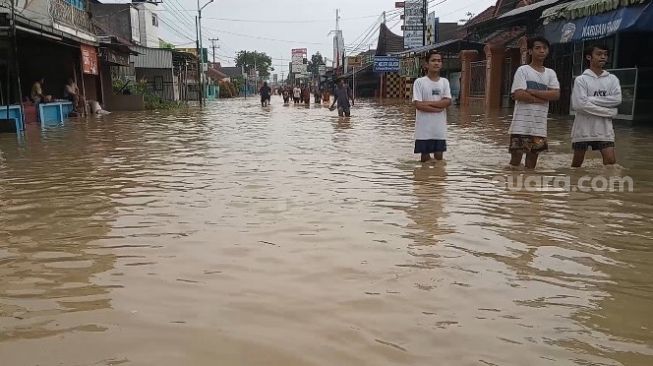 Banjir Satu Meter Landa Brebes, Warga: Terparah Sejak 1998