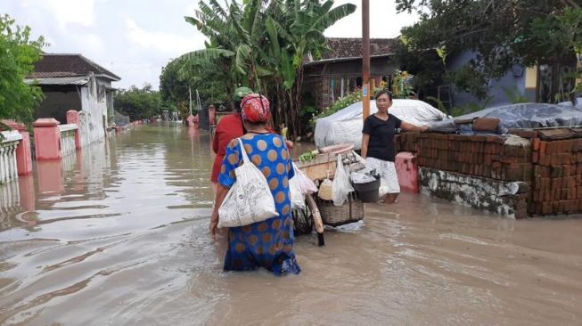 Satu Dusun di Mojosari Mojokerto Terendam Banjir Luapan Kali Sadar