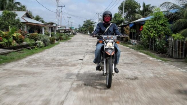 Mantri BRI di Pulau Rupat, Ester Indah Putri. (Dok : BRI)