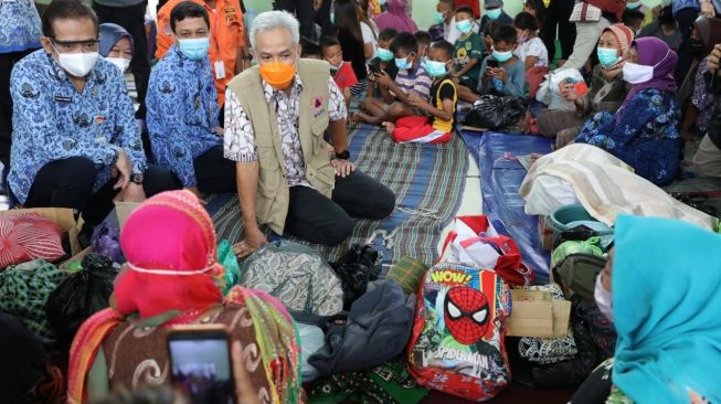 Ribuan Korban Banjir Pekalongan Dapat Kunjungan Ganjar Pranowo