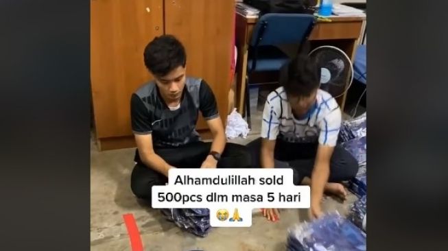 Pelajar jualan baju di asrama untung Rp 65 juta. (Tiktok/@amzarairil)