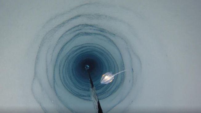 Penemuan kehidupan misterius di bawah lapisan es Antartika. [Eurekalert]