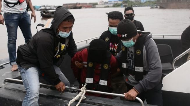 Sekuriti di Pontianak Diduga Berafiliasi JAD, Ini Barang Bukti yang Disita