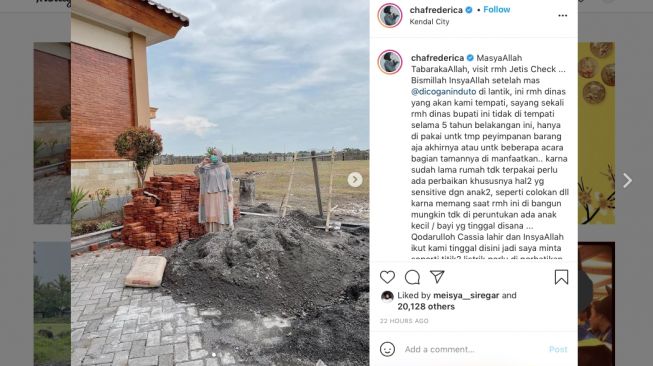 Chacha Frederica menunjukan rumah dinas Bupati Kendal yang mirip seperti gudang. [Instagram/@chafrederica]