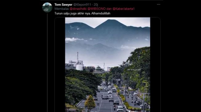 Kocak! Foto Gunung Gede dari Jakarta yang Viral Jadi Bahan Candaan Warganet