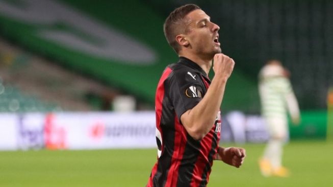 Gelandang AC Milan, Rade Krunic. [RUSSELL CHEYNE / POOL / AFP]