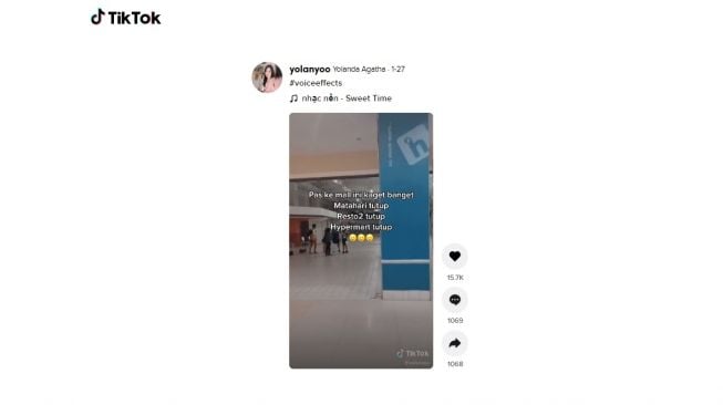 Warganet ini kaget  dengan penampakan mal kosong. [TikTok]