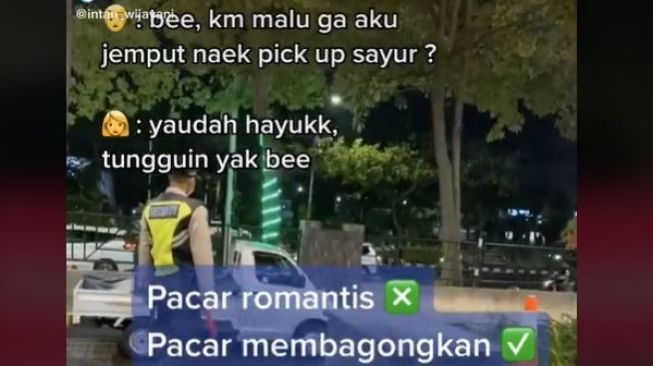 Nggak Malu Dijemput di Mall Pakai Pickup Sayur, Pasangan Ini Banjir Pujian