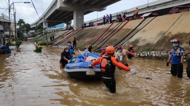 Nenek Maryati Meninggal di Tengah Banjir, Anak Ungkap Permintaan Terakhir