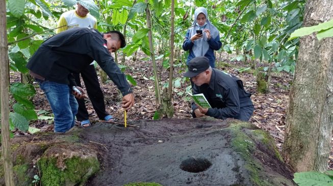 Empat Lumpang Batu Masa Megalitikum Ditemukan di Lahat