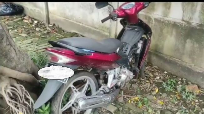 Motor-motor misterius terparkir di rumah sakit 3 tahun lamanya (Instagram)