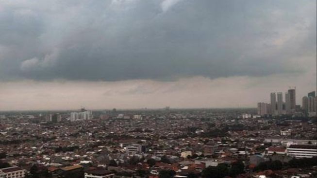 BMKG: Waspadai Hujan Disertai Kilat dan Angin Kencang di DKI Jakarta