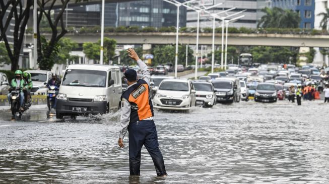 Anies: Genangan di Semanggi Karena Air Kiriman dari Depok dan Kali Krukut