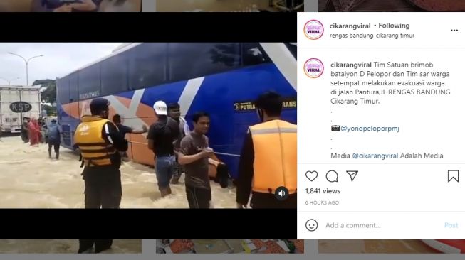 Akses Bekasi Karawang terputus karena jalur pantura terendam banjir.[Instagram/@cikarangviral]