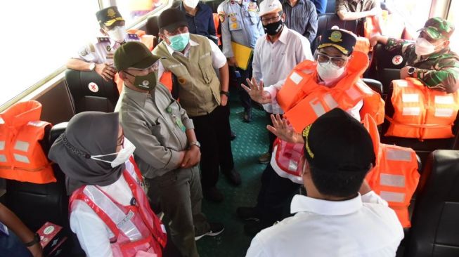 Tinjau Pelabuhan Tanjung Carat, Menhub Budi: Presiden Ingin Segera Dibangun