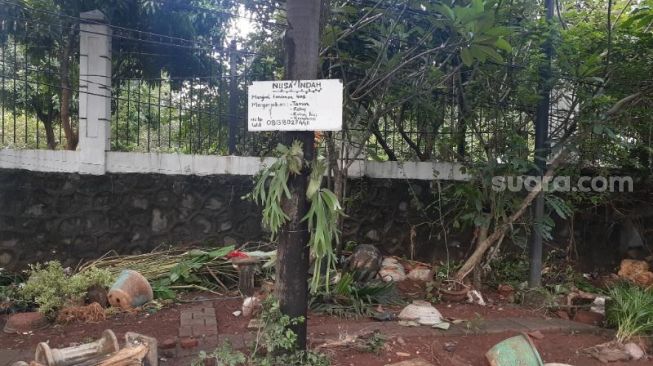 Banjir di TB Simatupang, Janda Bolong Hanyut, Pedagang Rugi Puluhan Juta