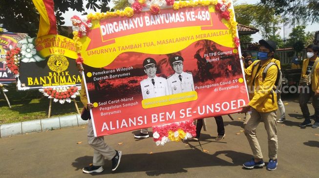 Ulang Tahun Banyumas, Bupati dapat Karangan Bunga dengan Tulisan Kritikan