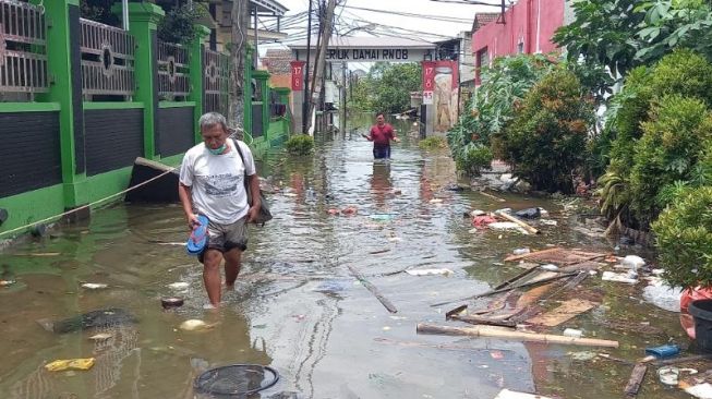 Banjir Hari Ketiga di Periuk, Ketinggian Air Mencapai 3,5 Meter