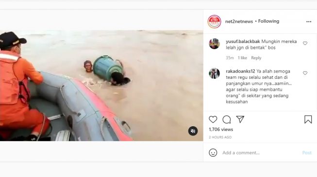 Detik-detik evakuasi korban banjir Desa Sumberurip, Kecamatan Pebayuran, Kabupaten Bekasi.[Instagram/net2netnews]