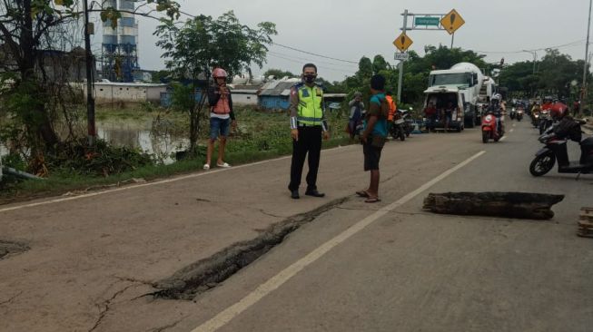 Update Jalur Pantura Akses Bekasi-Karawang Terputus