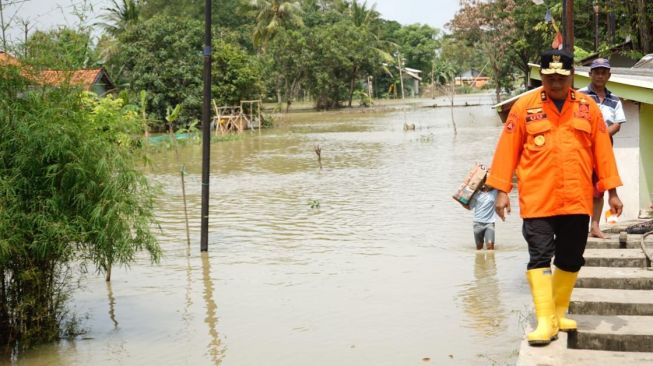 Wagub Jabar Minta BBWS Ciliwung-Cisadane Perbaiki Tanggul Kali Bekasi Jebol