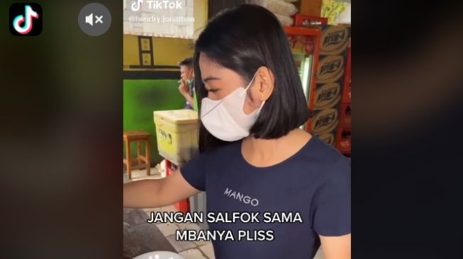 Viral Penjual Bakso Super Cantik, Pembeli Dilarang Istri Makan di Tempat