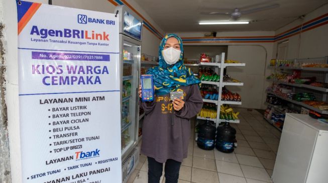 9 orang menjadi AgenBRILink tiap satu jam. (Dok. BRI)