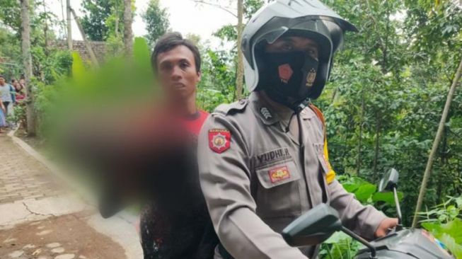 Nenek 100 Tahun di Jember Lupa Jalan Pulang, Ditemukan Jatuh Dari Bukit