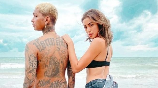 Rangkul Pinggang Jessica Iskandar, Young Lex Jadi Omongan