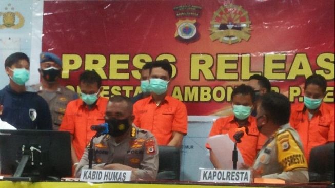 Selain 2 Polisi Oknum TNI AD Ikut Jual  Senpi ke Kelompok 