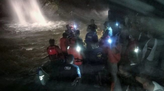 Cari Spot Foto Bagus, Remaja Ini Malah Tenggelam di Curug Telu Banyumas