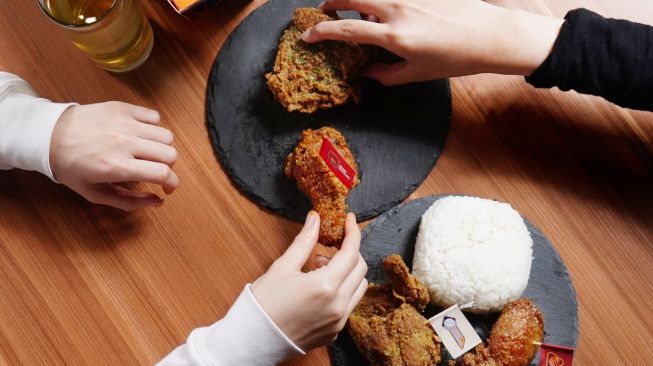 10 Resto Fried Chicken Enak Alternatif KFC, Harganya Lebih Murah!