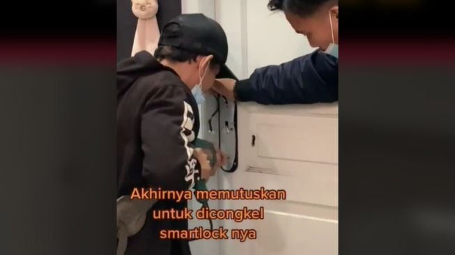 Niat Hati Melek Teknologi, Nasib Wanita Ini Apes sampai Bobol Rumah Sendiri