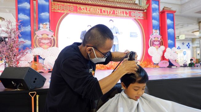 Peringati Hari Kanker Anak Internasional, SCH & YKAKI Ajak "Berani Gundul"