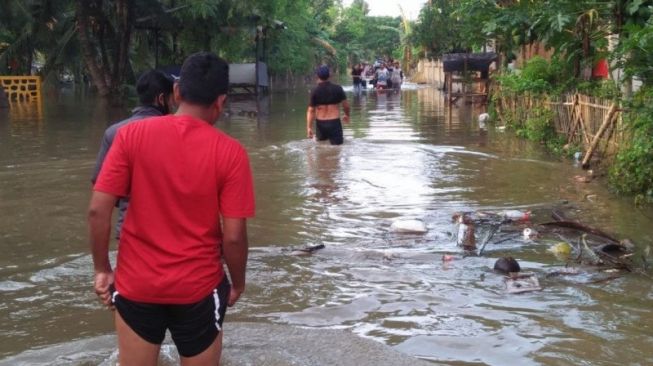 Belasan Rumah Korban Banjir Bekasi Alami Kerusakan, 5 Hanyut