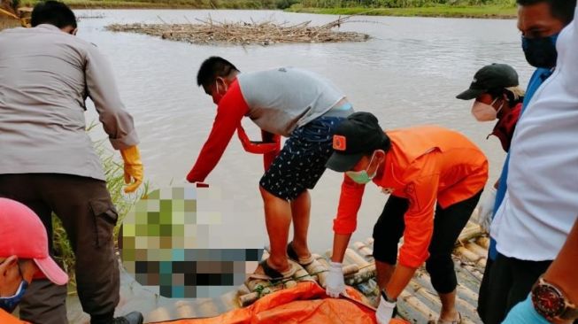 Kaget Ada Mayat Mengapung di Sunga CIujung, Pemancing Mendadak Lari