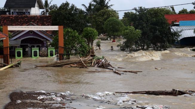 Pebayuran Mulai Surut, Banjir Parah Rendam Tiga Desa di Cabangbungin