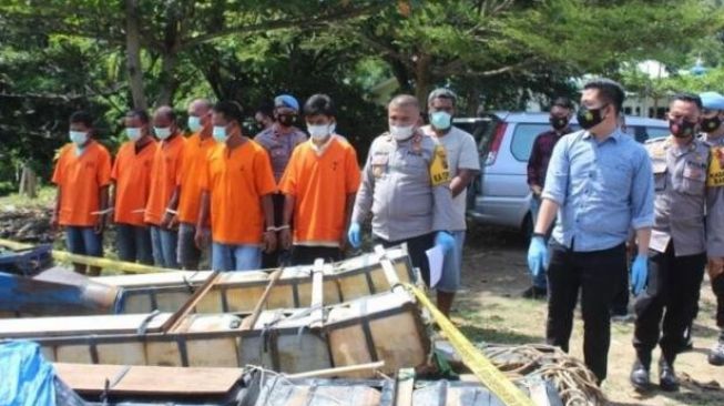 Diduga Lakukan Penambangan Emas Ilegal, 8 Warga Sawahlunto Dibekuk Polisi