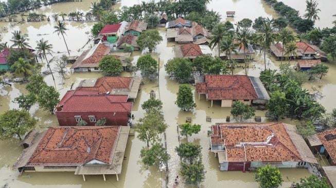 Gegara Klaster Banjir, Kasus Covid-19 Karawang Bertambah 400 dalam Sehari