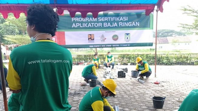 Aula Pesantren Al Mizan Dibangun dengan Nama Ibunda Jokowi