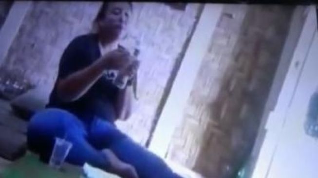 Serupa Kompol Yuni, Begini Nasib Polwan Mesuji yang Video Isap Sabu Viral