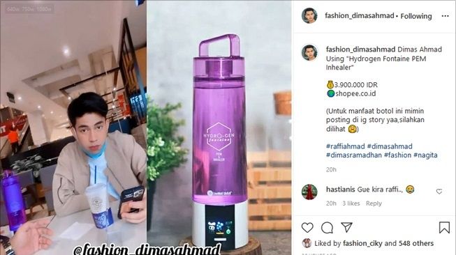 Dimas Ahmad pakai botol minum seharga nyaris Rp 4 juta. (Instagram/@fashion_dimasahmad)