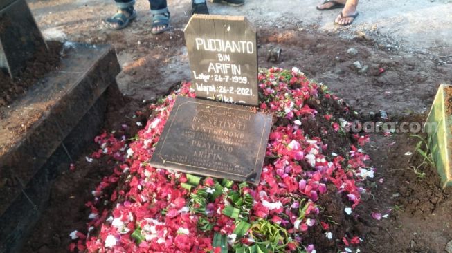 Makam Yanto Tampan [Suara.com/Rena Pangesti]