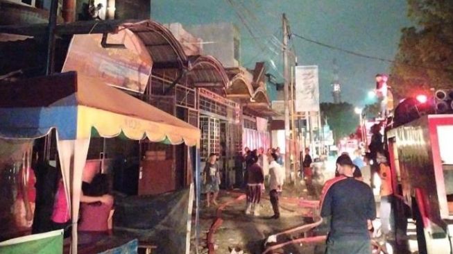 Ruko Usaha Papan Bunga di Medan Terbakar, 1 Orang Tewas